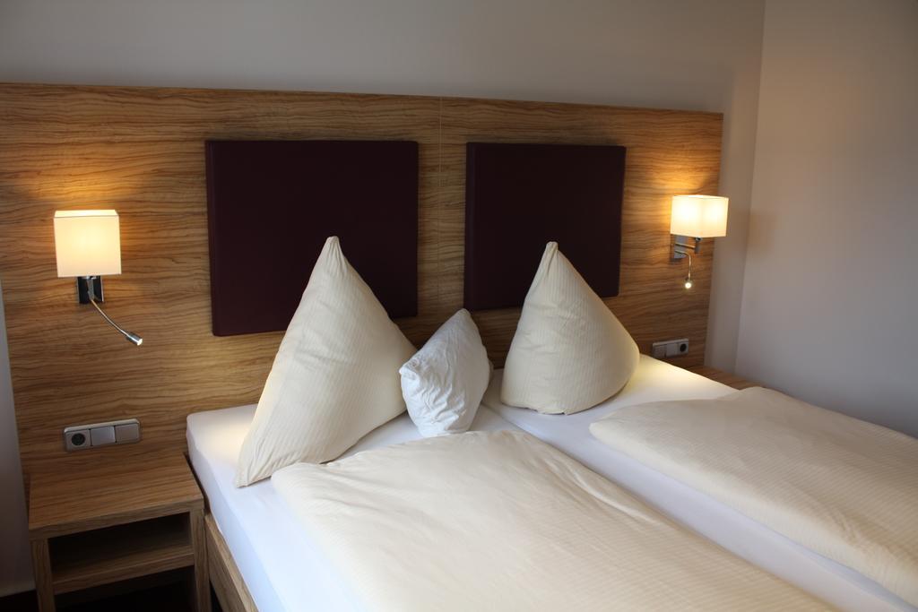 Hotel Zum Kuehlen Grunde Minden  Buitenkant foto